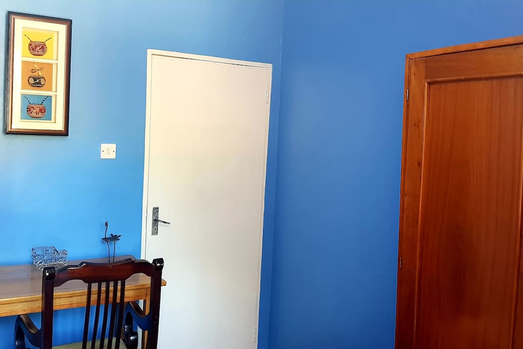 Queen room
