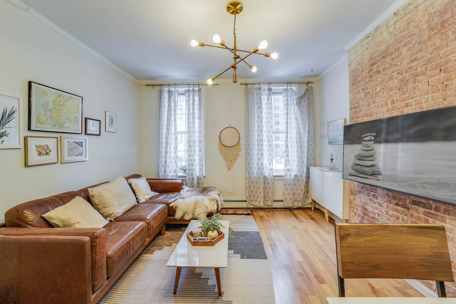 Designer Renovated Hoboken 1 Bed close to NYC