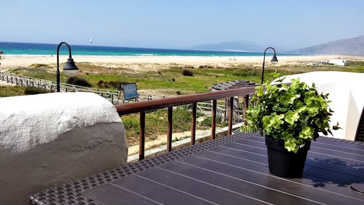 BEACHFRONT APARTMENT "BADRA"    NºRTA:VFT/CA/00113