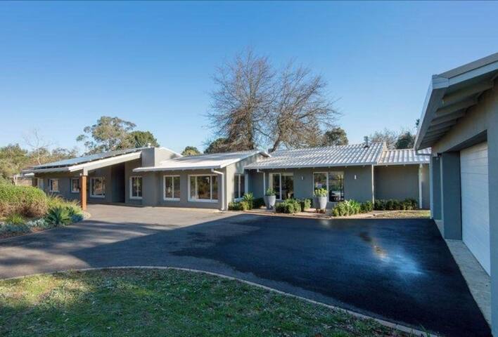 Luxury resort style living gallery image 5