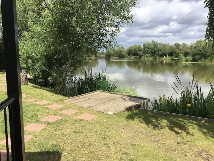 Cabins on fishing lake Tiny houses for Rent in BartonUponHumber