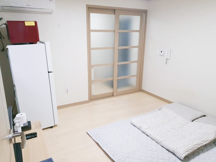 Jinwimyeon Vacation Rentals & Homes Jinwimyeon, Pyeongtaeksi