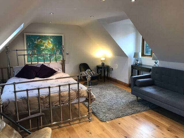 Luxury Loft ideally located Garden + Tennis !