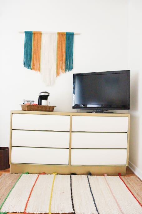 We offer a private coffee station with snacks, plenty of drawer space and tv.