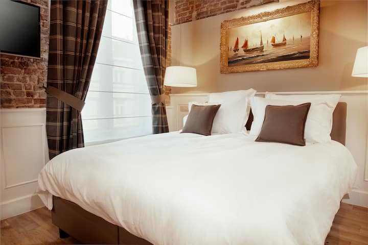 Rental unit in Bruxelles · ★4.70 · Studio · 1 bed · 0 baths