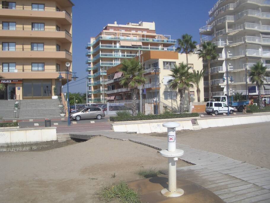 En primera línea de playa