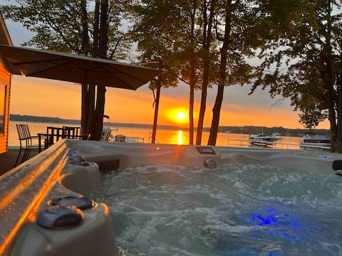 Cozy Cottage on Hess Lake (Hot Tub)