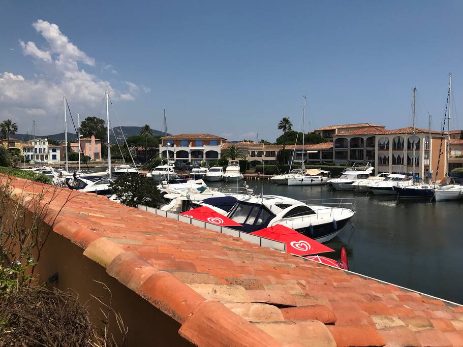 Vue à gauche de la terrasse