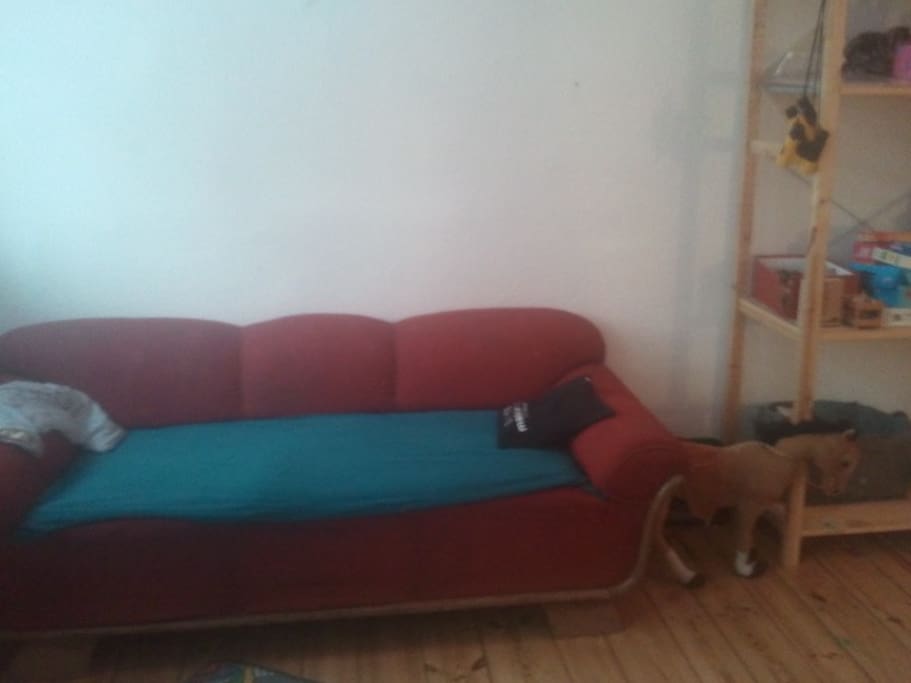 Kinderzimmer mit Couch