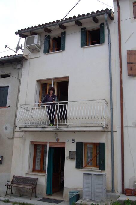 Facciata sud con terrazzino