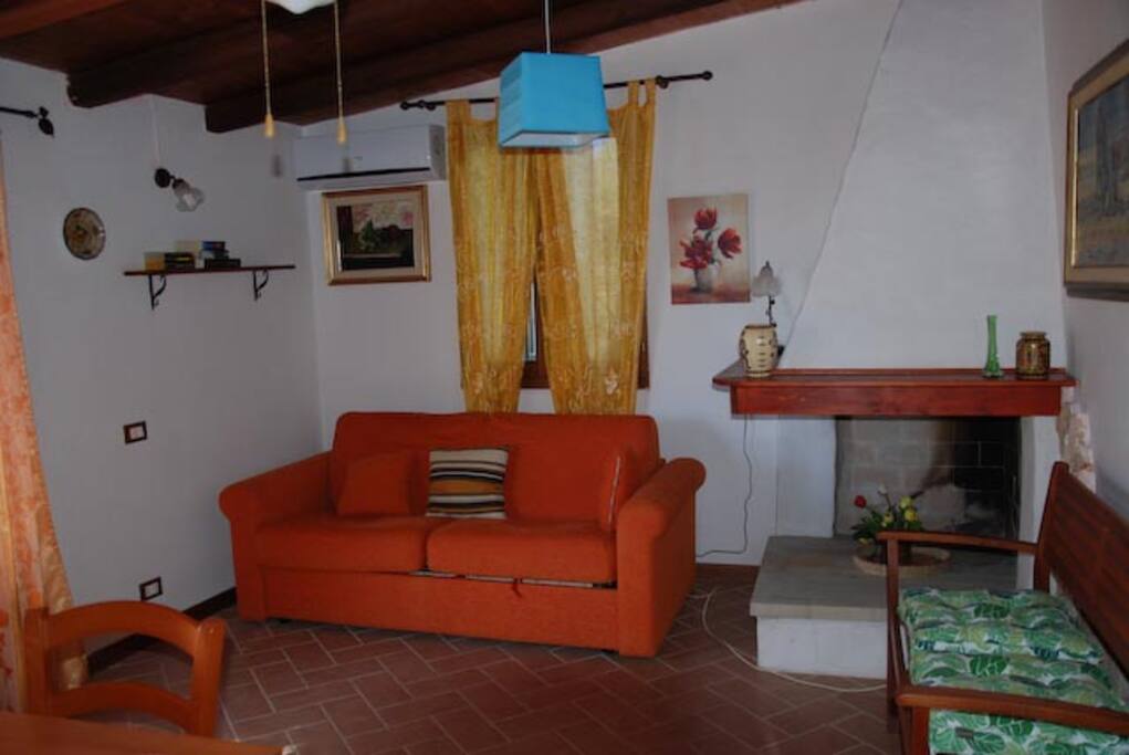 sofà e camino