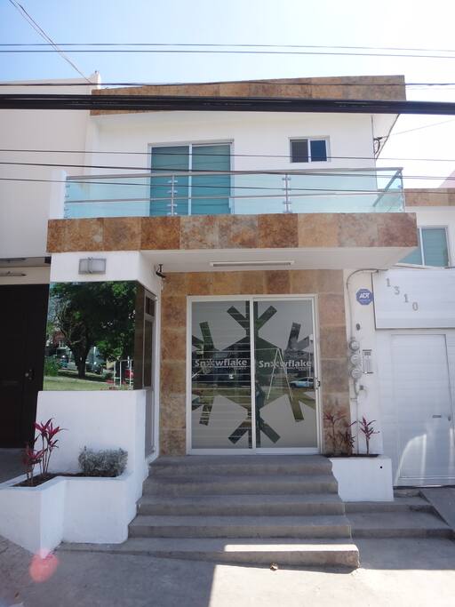 Fachada Recepción
