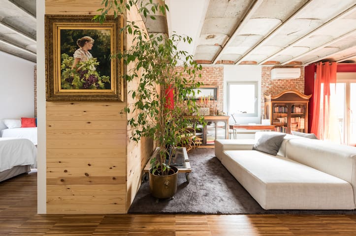 Loft between gardens in best comunication area. gallery image 2
