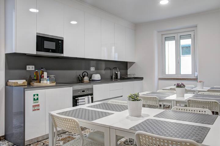 Home Out 2E – Apartment at City Center w/ Parking gallery image 2