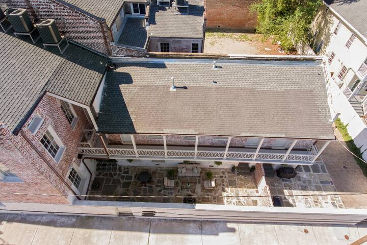 The King of Magazine 5 Bdrm Lower Garden District gallery image 5