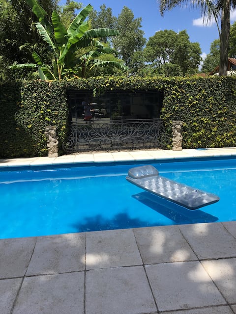 Relax total en tradicional country de zona norte.