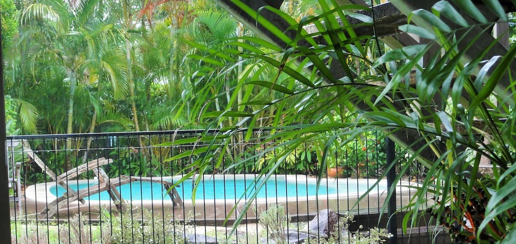 The Noosa Pool House 
Sanctuary In Tewantin