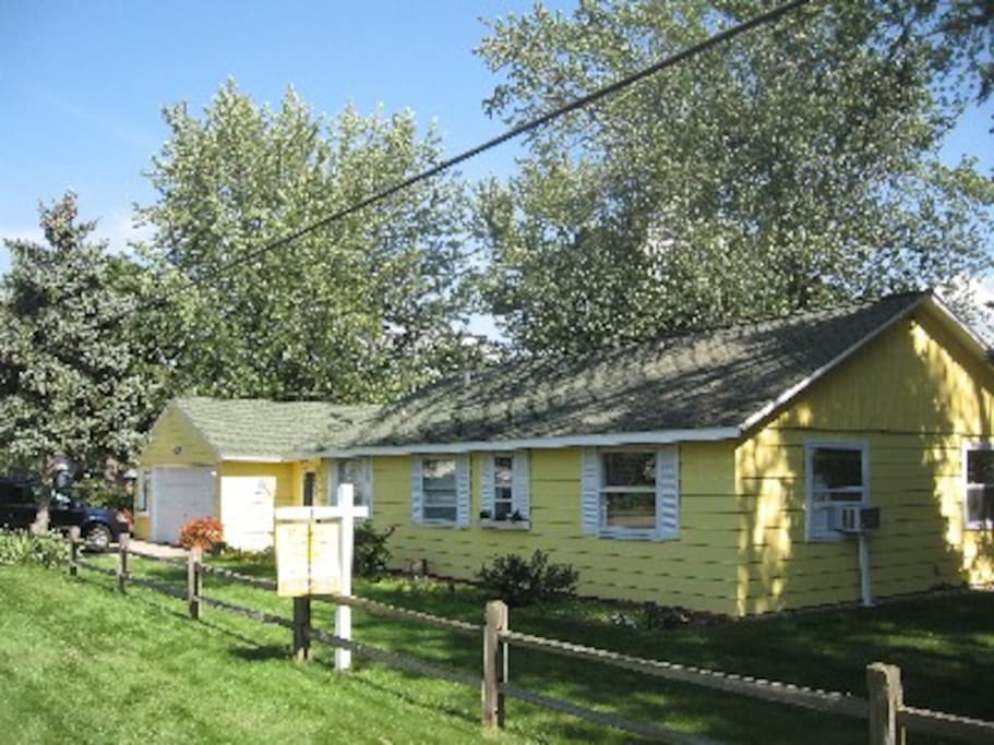 Roadside view of cottage