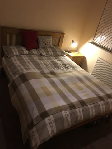 Double room for rent Mon - Fri