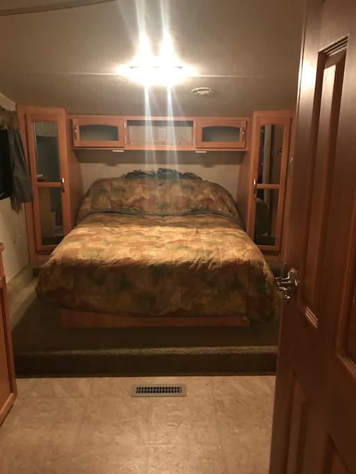 Queen size bed