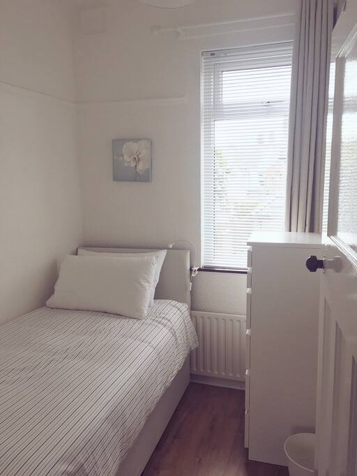 Single bedroom