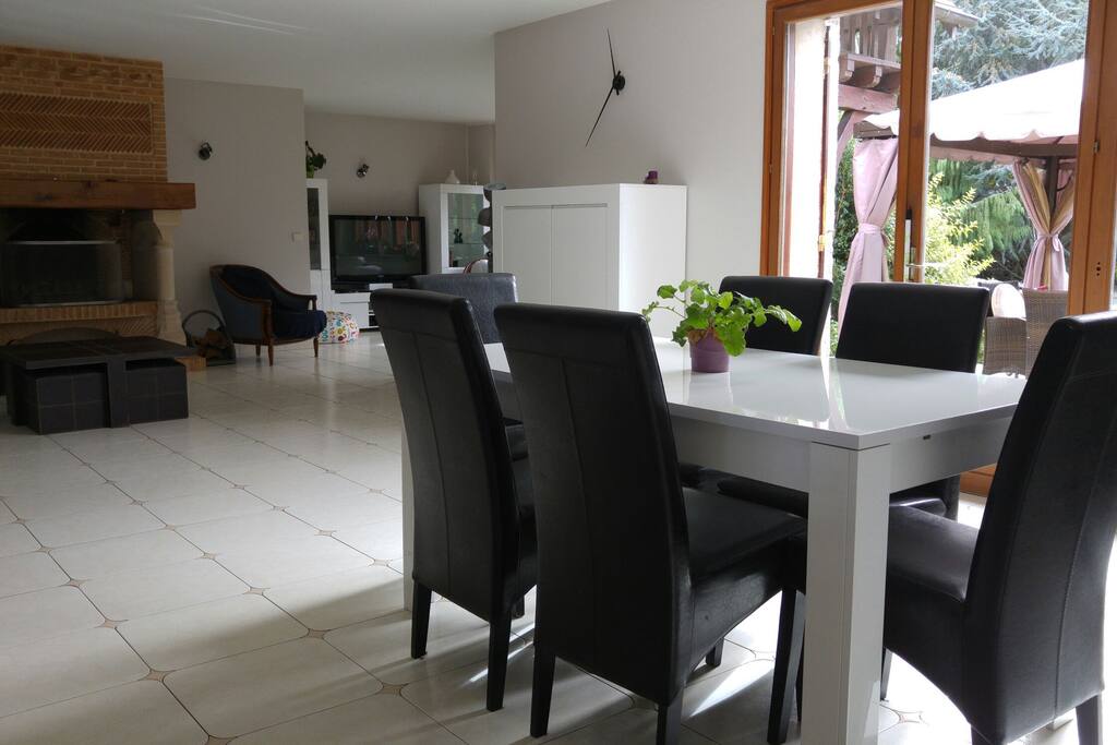 séjour avec cuisine ouverte de 80m2