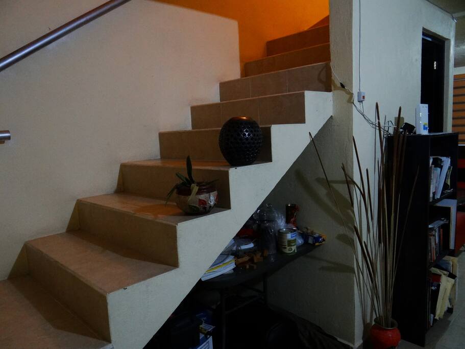 Acceso a las habitaciones.