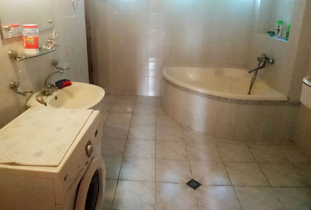 Bathroom 1 Floor