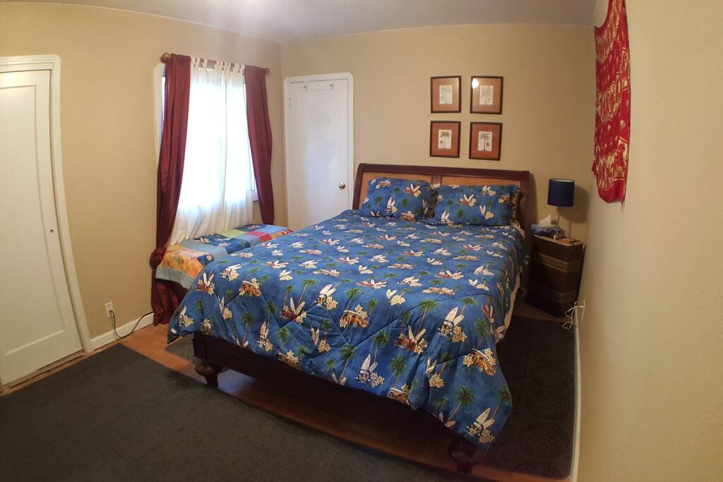 Tropical Queen Bed | Plush