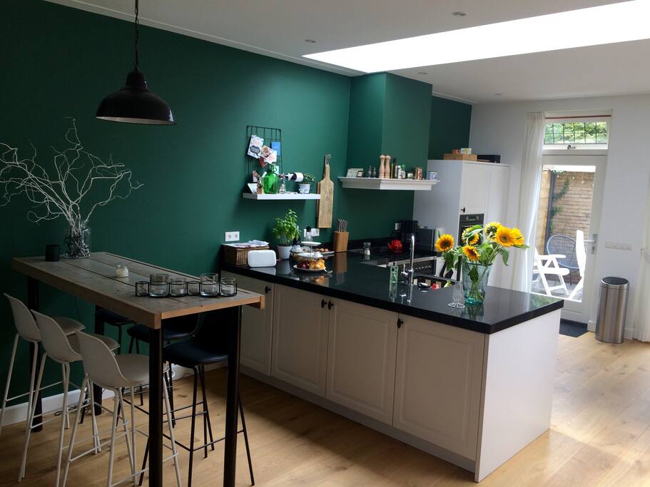 Kitchen hang-out
