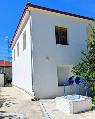 Private, quiet, relaxing home, beautiful Village