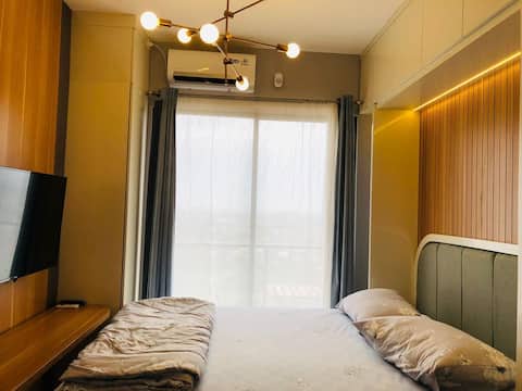 Cozy Apartment at SKY HOUSE BSD near AEON, Breeze