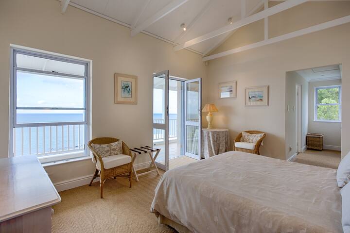 Luxury Self-catering Seaside Villa (Felsensicht) gallery image 4