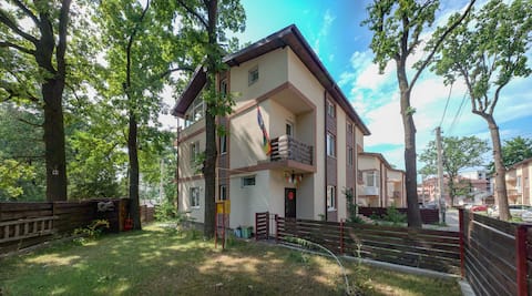 BrightAURA big HOUSE 3floor 150 sq.m. 1h from Kyiv