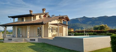 Forte dei Marmi casa vacanze con parco e piscina