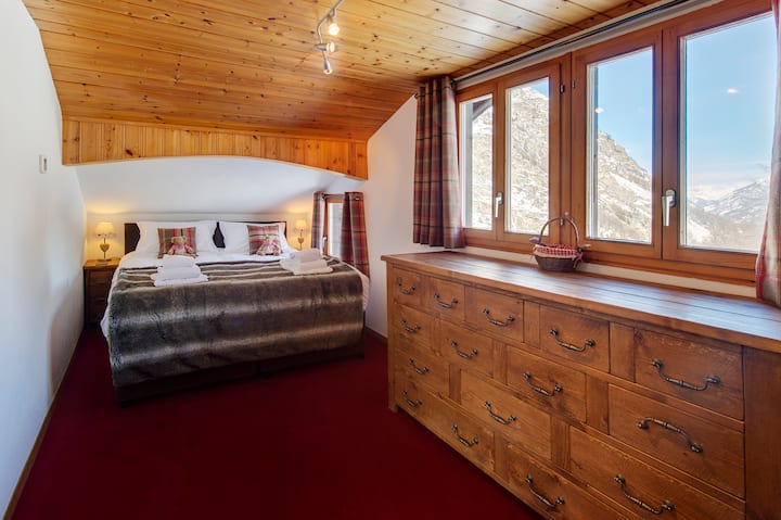 宽敞的家庭房，为儿童提供额外的床位