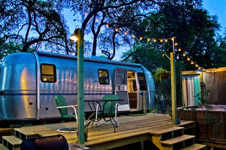 Super Cute Retro Airstream