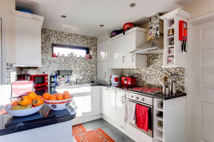 Clean Double Room, shared bathroom