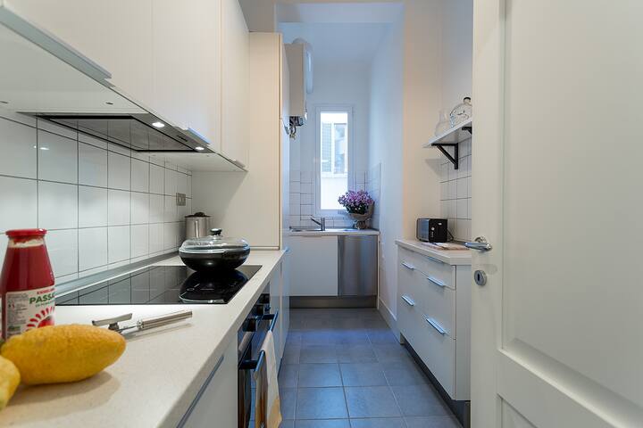 Brera New & stylish 2 bedrooms flat gallery image 5