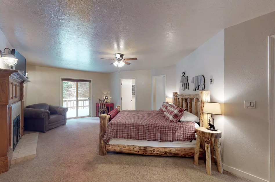 ماستر - سرير كينج ومدفأة وتلفزيون روكو خاص
 