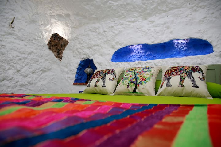 Предната страна на надглавјето на креветот