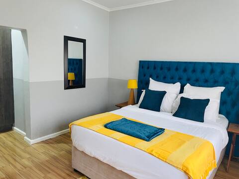 Permaponics - Quiet & Comfortable 2 Bed Apartment