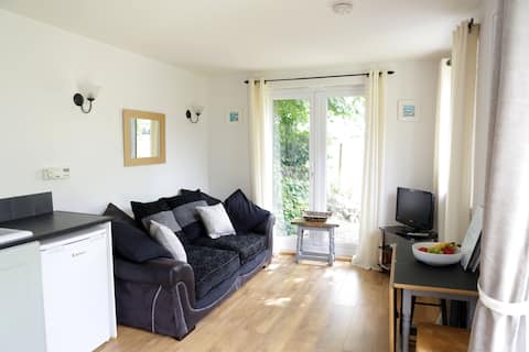Top performing Airbnb: Stone Cottage Bungalow in Ormesby St. Margaret With Scratby