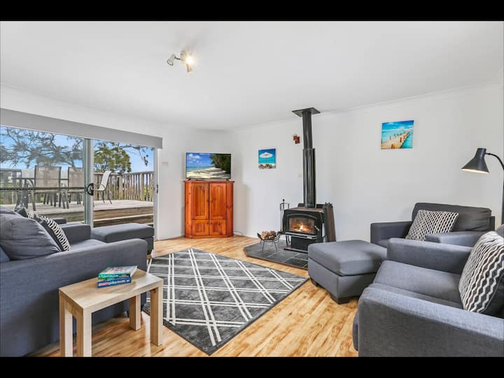 Gerroa Beach Family Headland Escape Houses for Rent in Gerroa, New