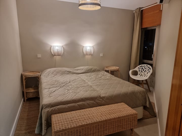 Მარცხენა მხარეს საძინებელი კონდიცირებული 