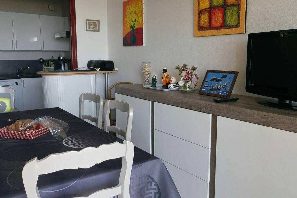 Séjour et coin kitchenette