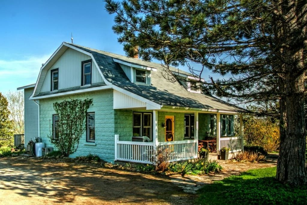 Beaver Valley Modernized Farmhouse On 100 Acres Cottages For Rent In Kimberley Ontario Canada