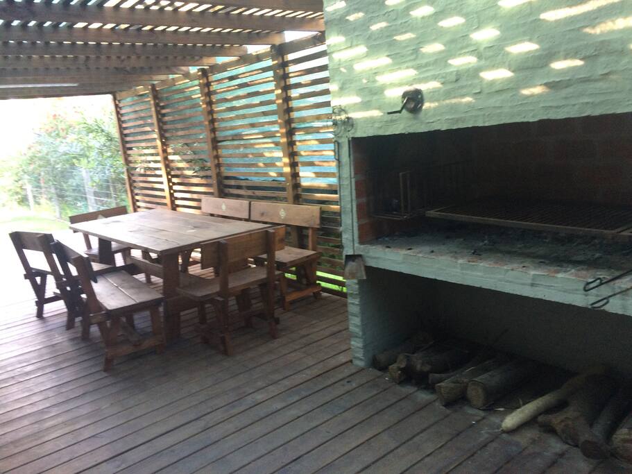 Patio con parrillero