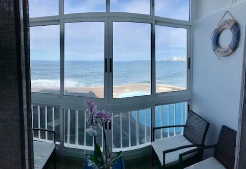 Top Airbnb: Apartment in Bajamar, FIRST SEA LINE. in San Cristóbal De La Laguna