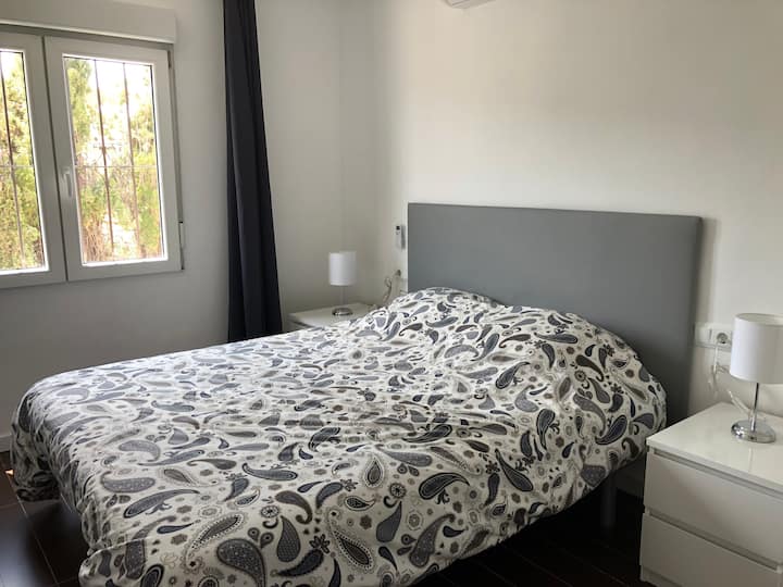 ห้องนอน 2 (Bedroom 2)